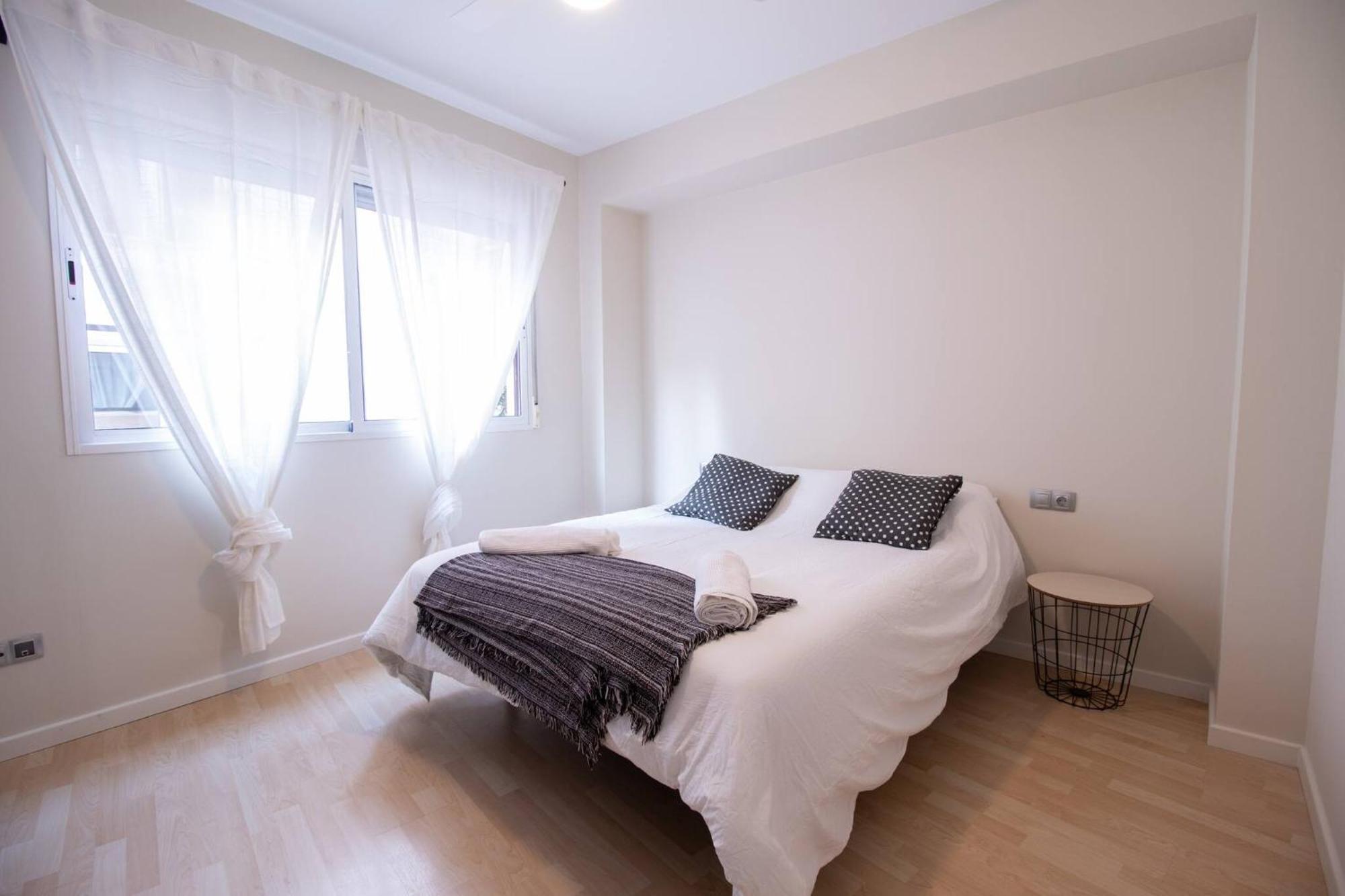 Old Town Flat By Concept Flats * Valence